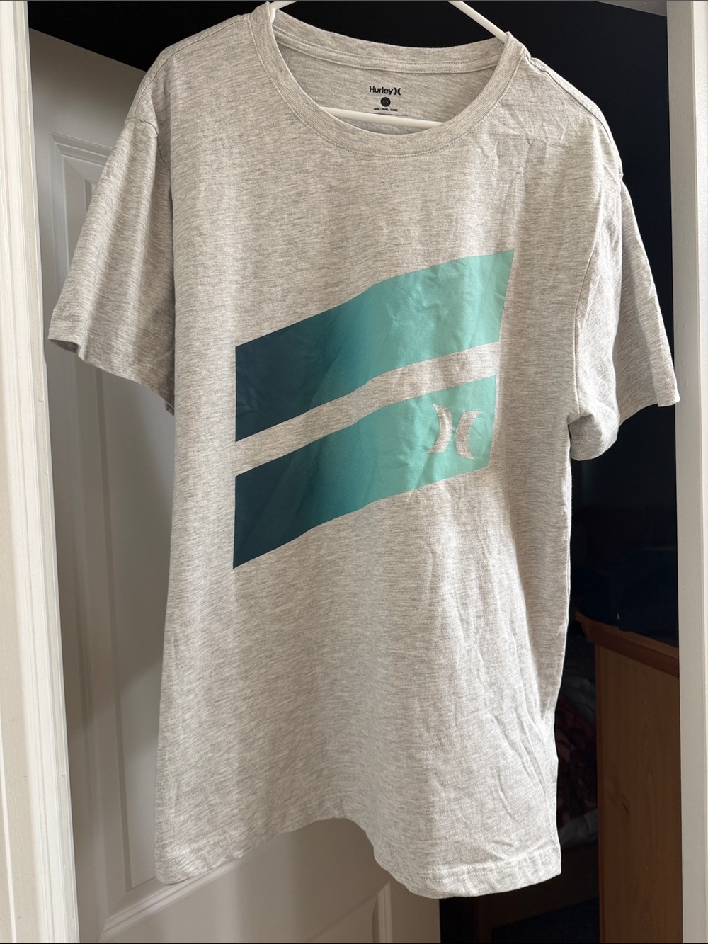 Hurley Men’s Heather Gray Tee with Teal Gradient Graphic